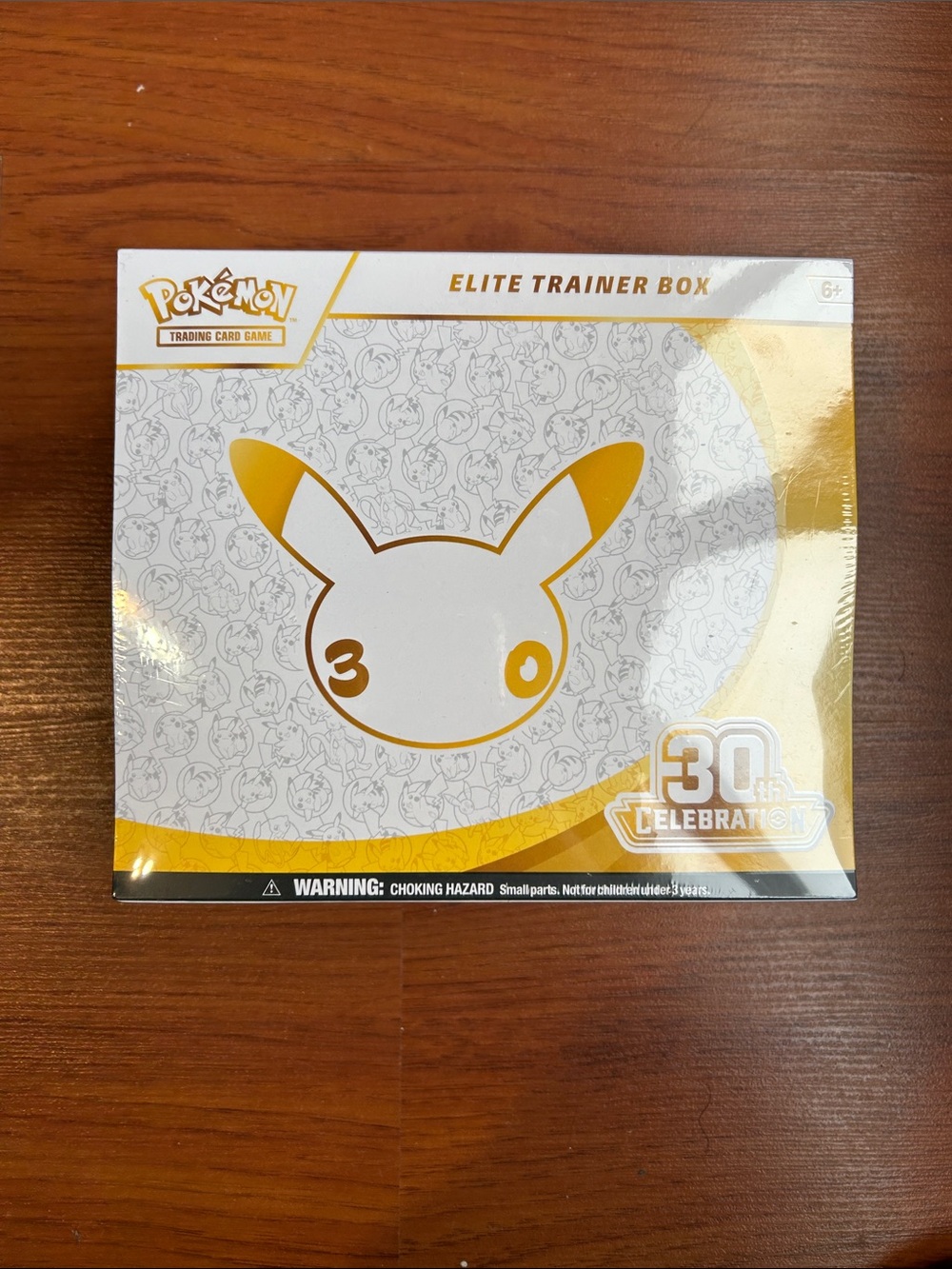 Pokemon Elite Trainer Box - White & Gold 30th Celebration